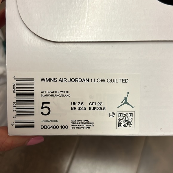 Women’s Air Jordan 1 low quilted size 5. Brand new in the box - Picture 2 of 5